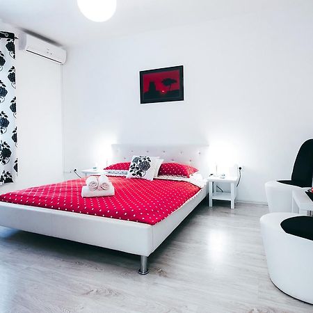 Fifi Apartment W. Parking In Old Town ザダル エクステリア 写真