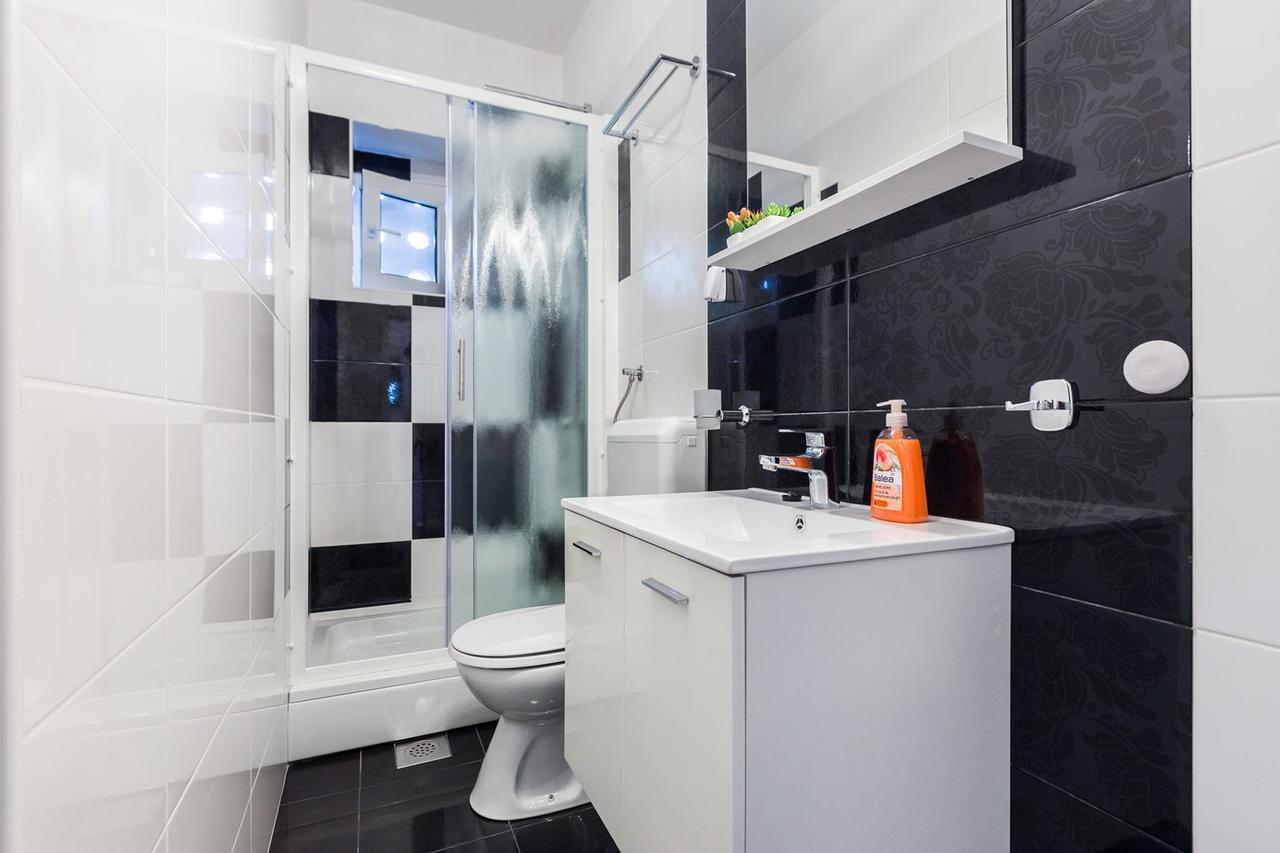 Fifi Apartment W. Parking In Old Town ザダル エクステリア 写真