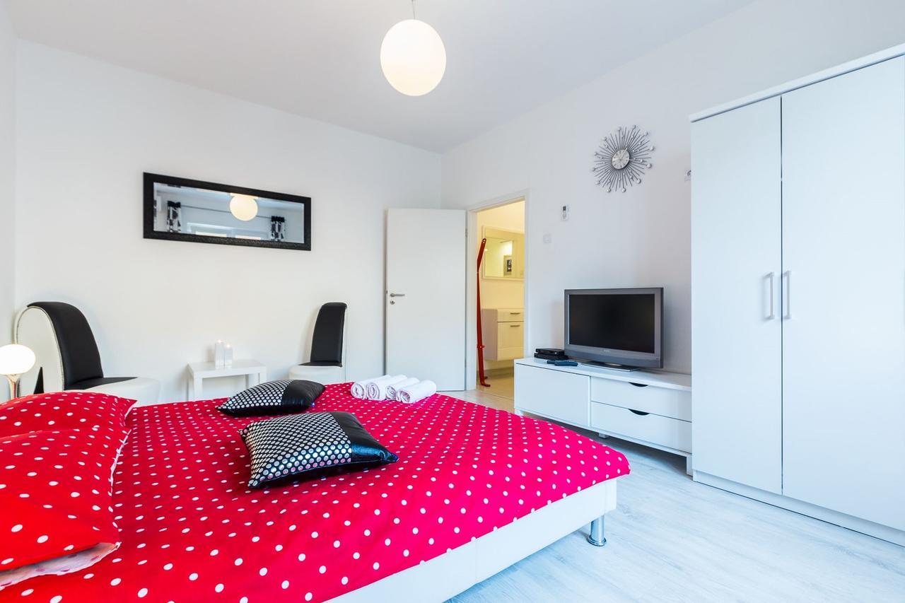 Fifi Apartment W. Parking In Old Town ザダル エクステリア 写真