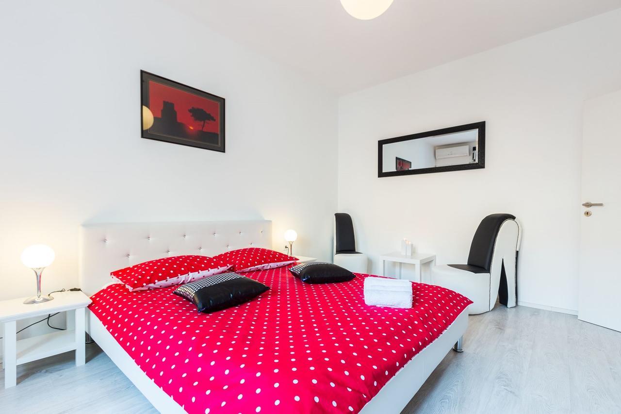 Fifi Apartment W. Parking In Old Town ザダル エクステリア 写真