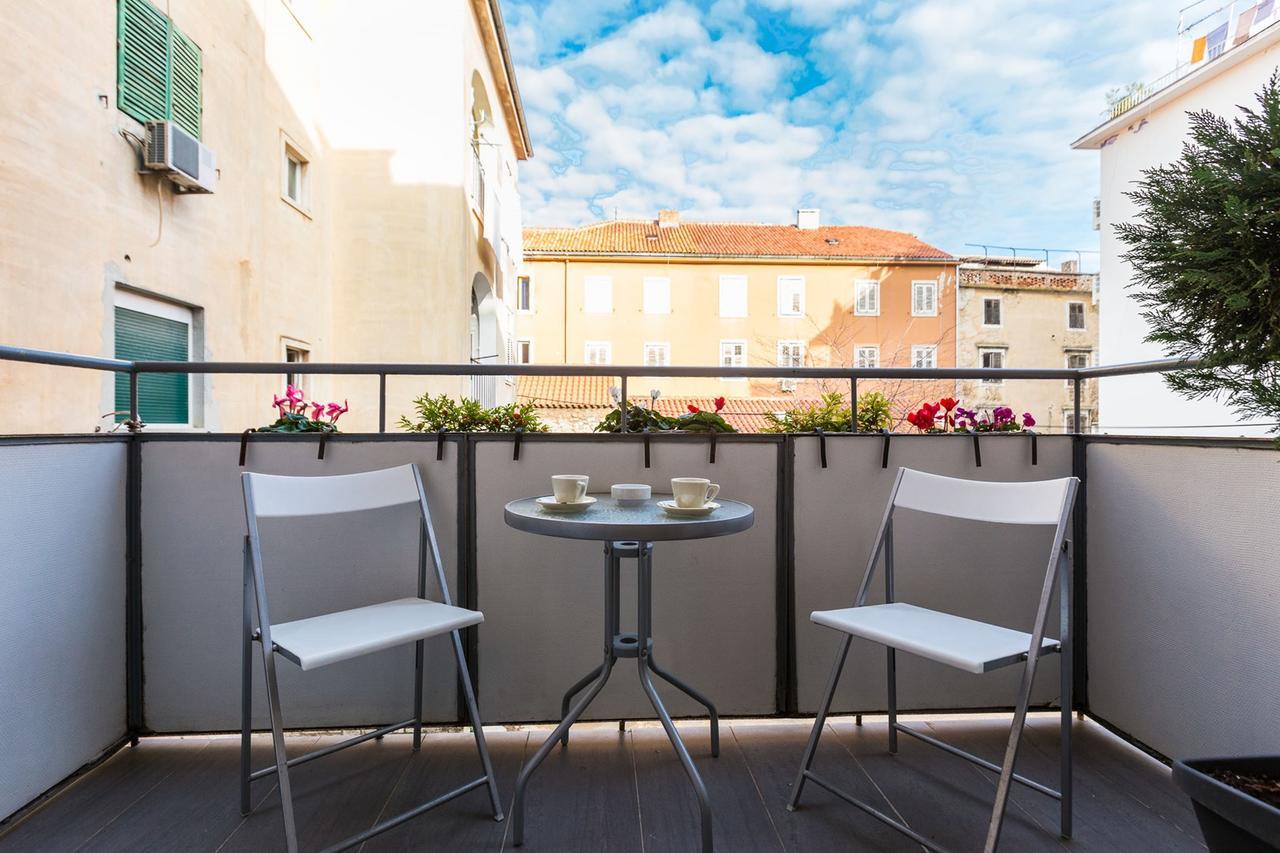 Fifi Apartment W. Parking In Old Town ザダル エクステリア 写真