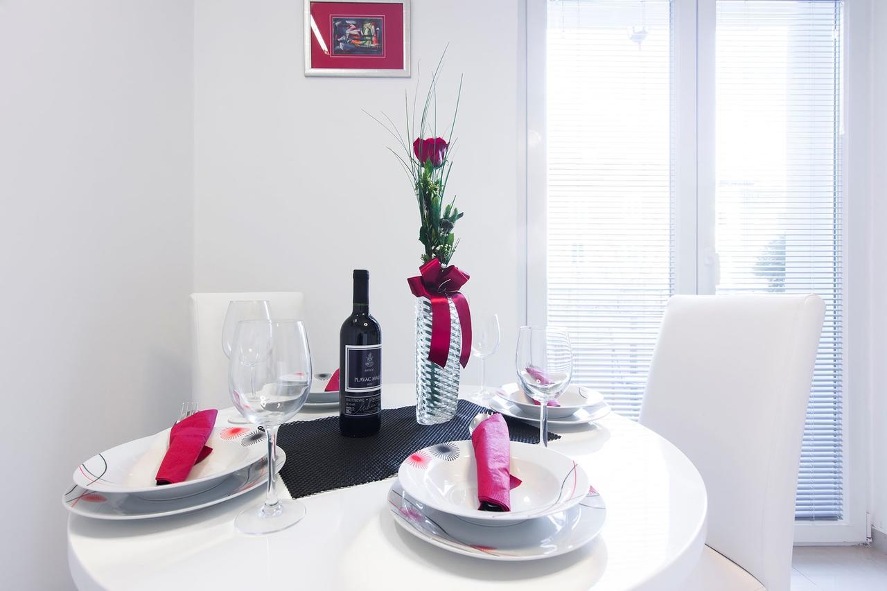 Fifi Apartment W. Parking In Old Town ザダル エクステリア 写真