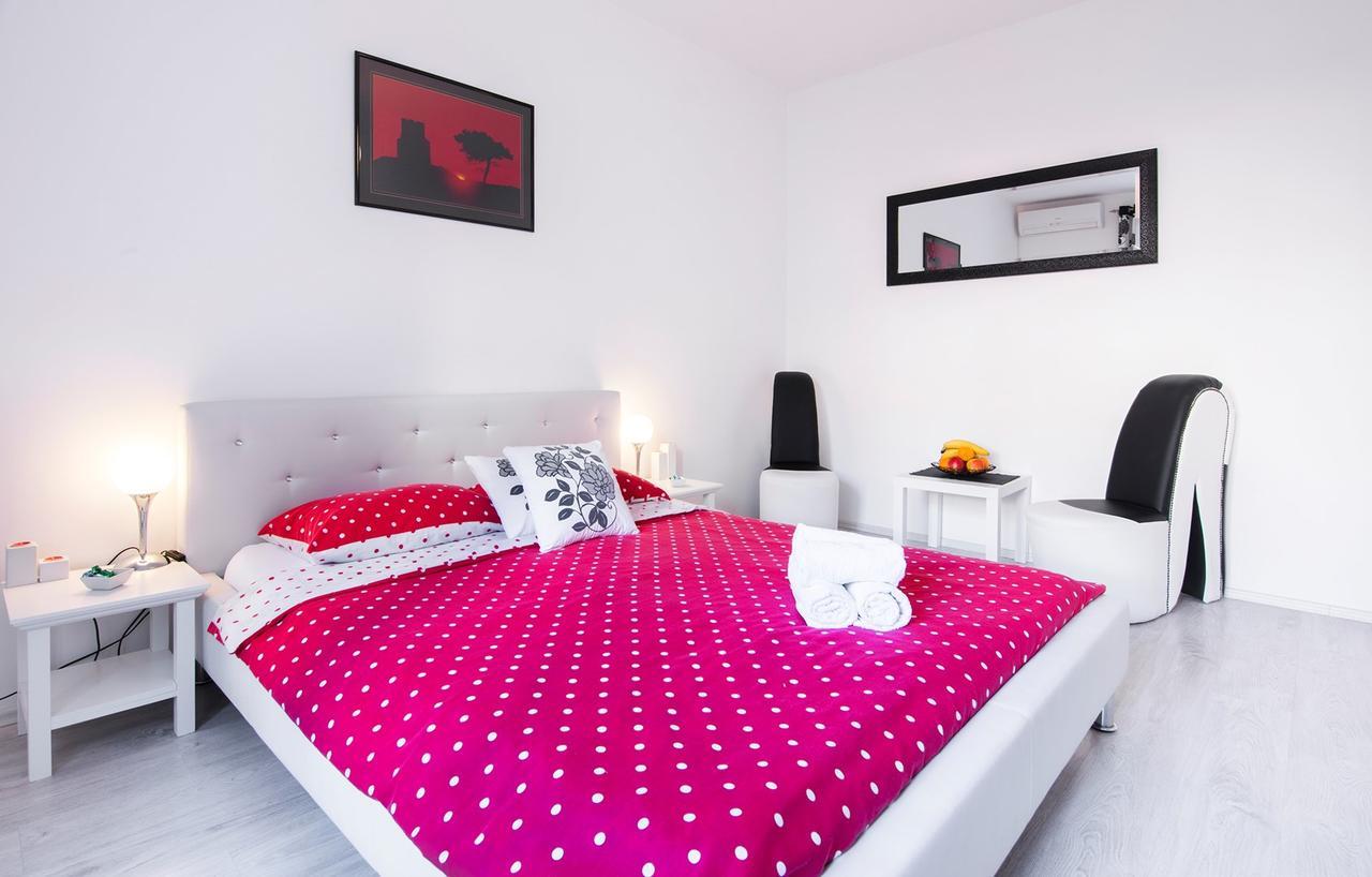 Fifi Apartment W. Parking In Old Town ザダル エクステリア 写真