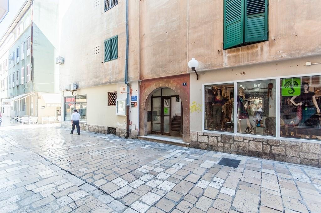 Fifi Apartment W. Parking In Old Town ザダル エクステリア 写真