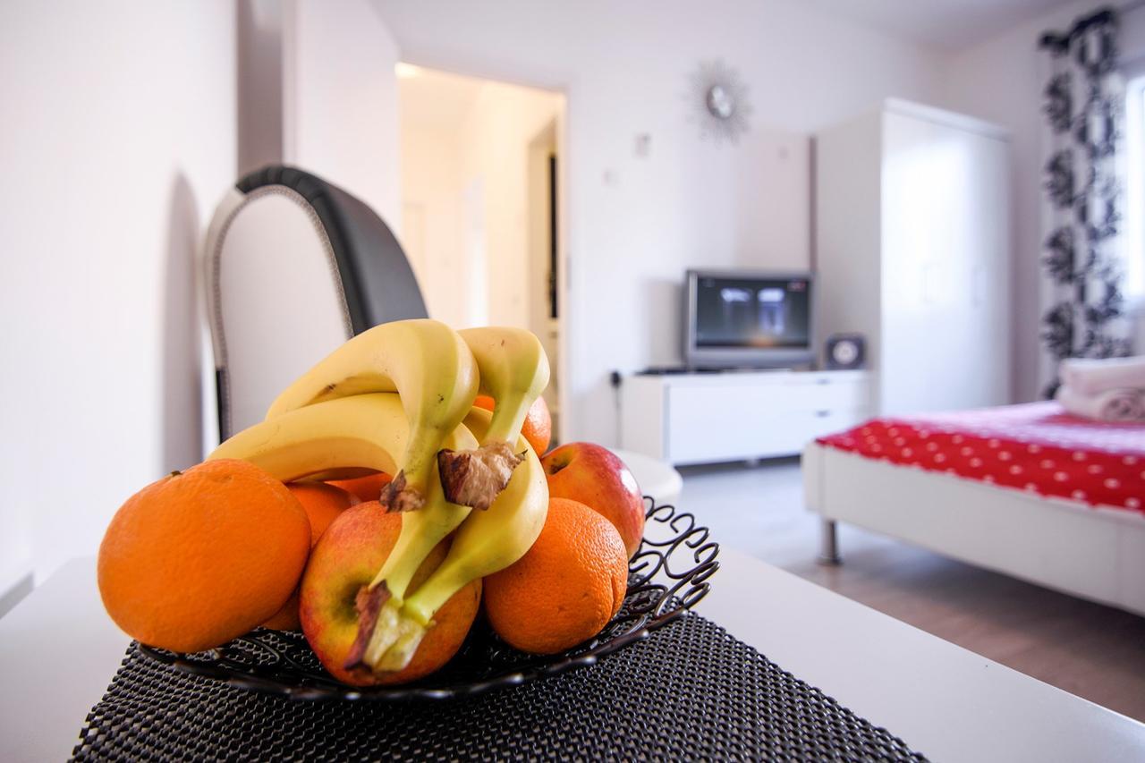 Fifi Apartment W. Parking In Old Town ザダル エクステリア 写真