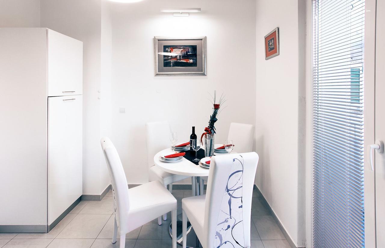 Fifi Apartment W. Parking In Old Town ザダル エクステリア 写真